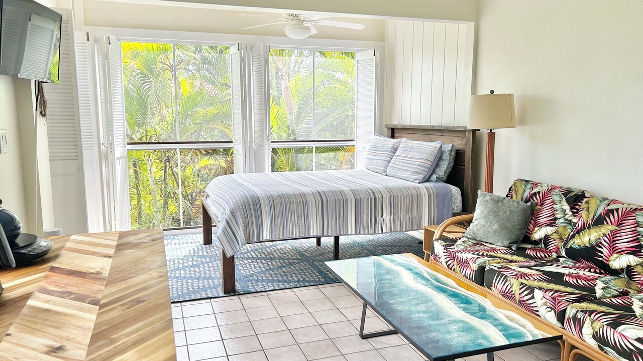 Photo of Livingroom in Kahaluu Bay