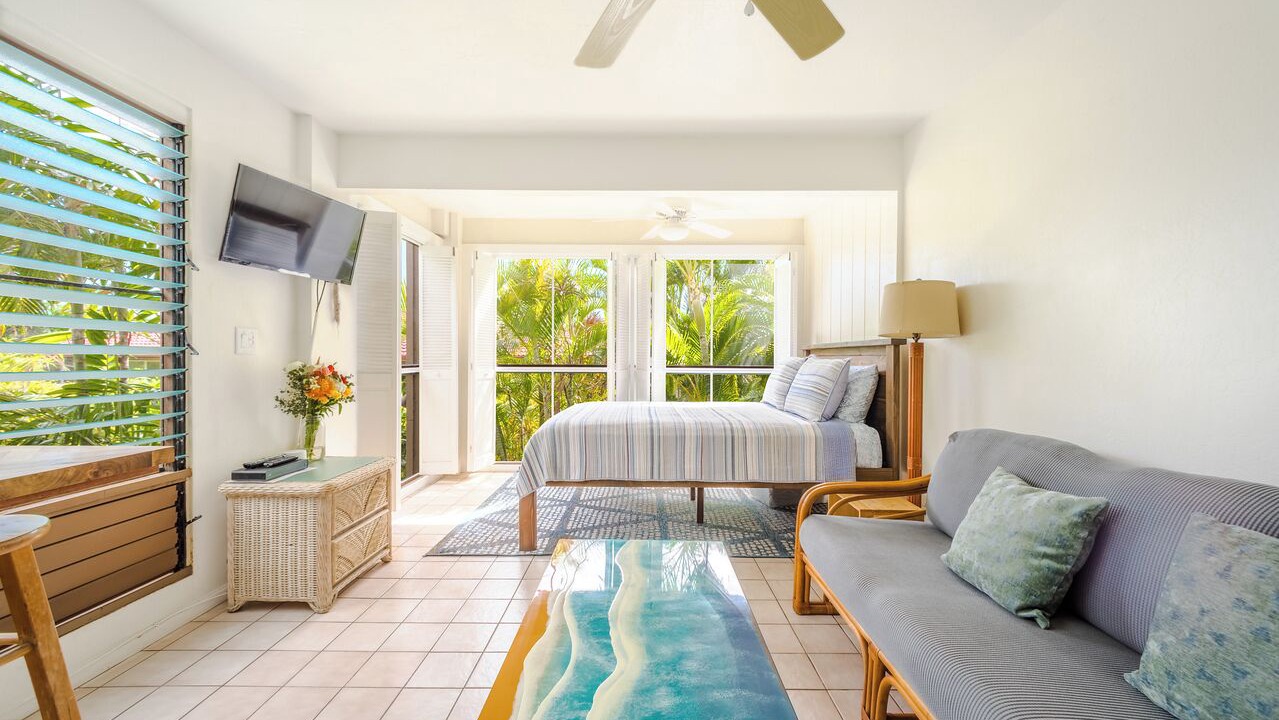 Photo of Livingroom in Kahaluu Bay