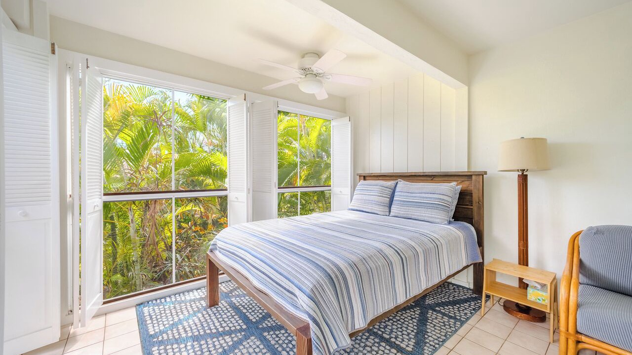 Photo of Bedroom in Kahaluu Bay