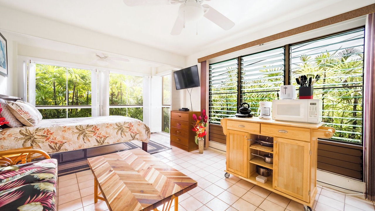 Photo of Bedroom in Kahaluu Bay