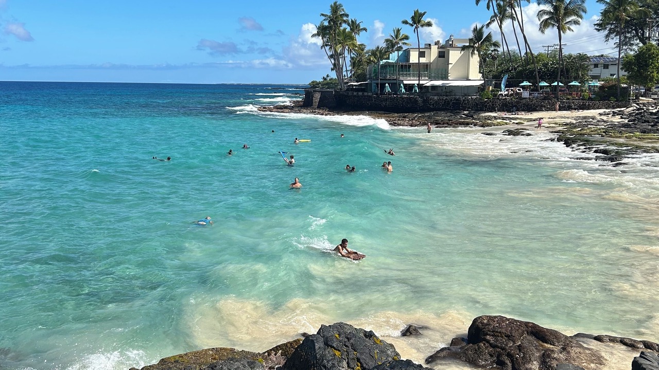 Photo of Others in Kahaluu Bay