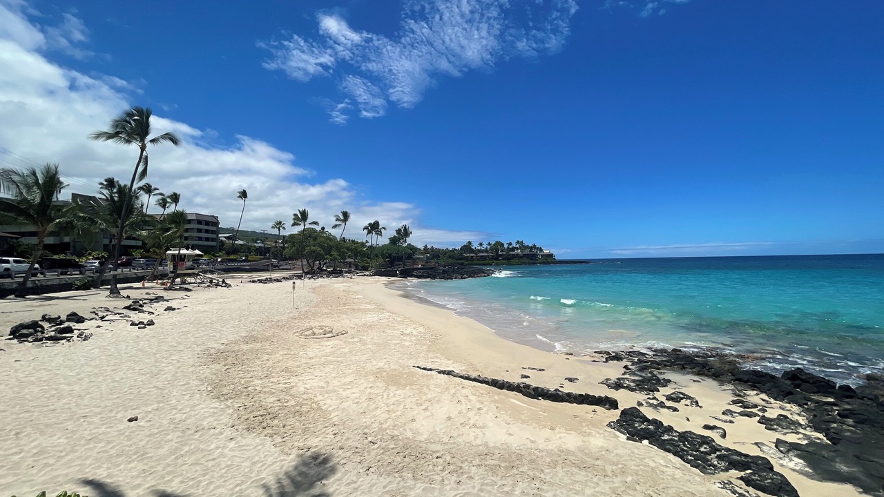 Photo of Others in Kahaluu Bay