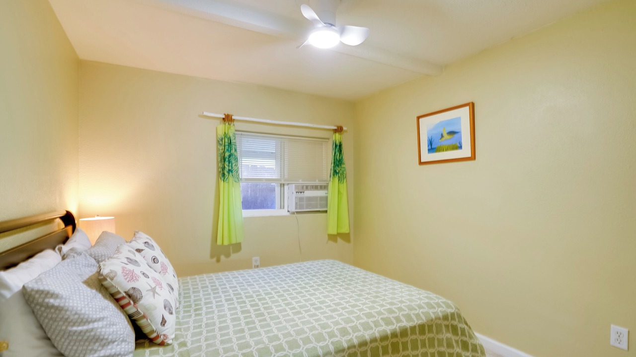 Photo of Bedroom in Kalihi Valley