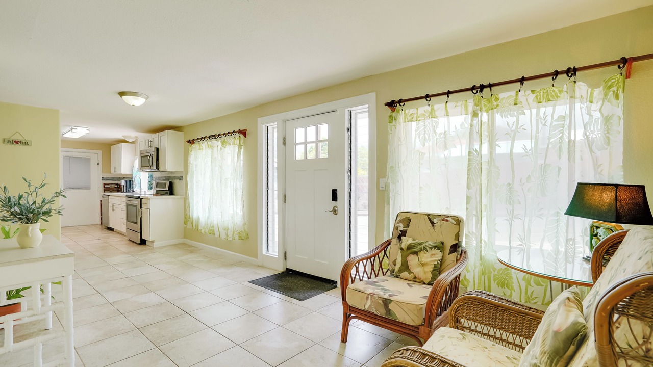 Photo of Livingroom in Kalihi Valley
