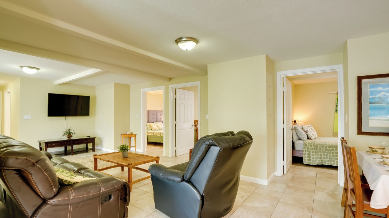Photo of Livingroom in Kalihi Valley