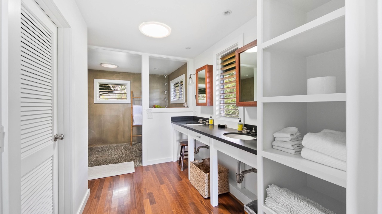Photo of Bathroom in Wainiha