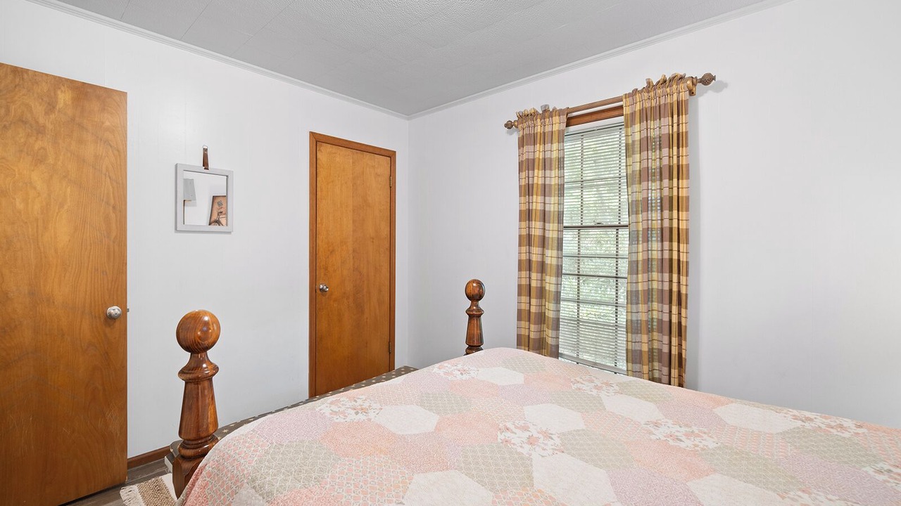 Photo of Bedroom in Newland