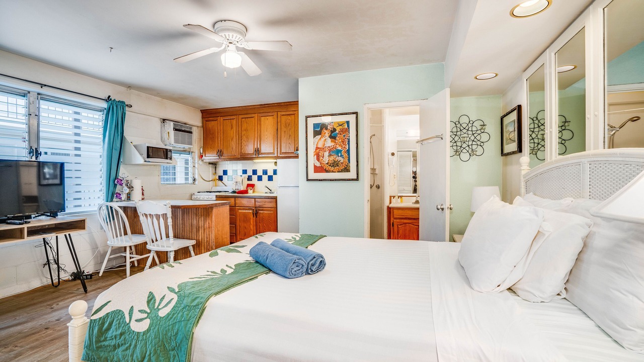Photo of Bedroom in Waikiki