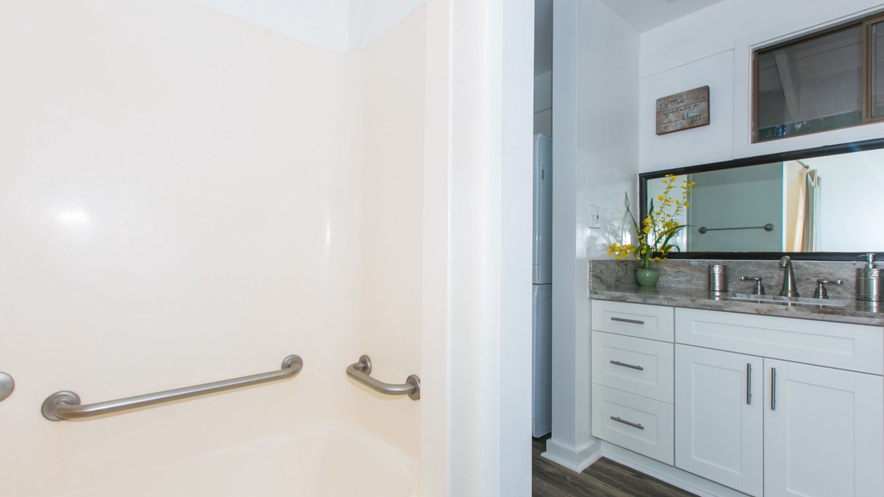 Photo of Bathroom in Kahala