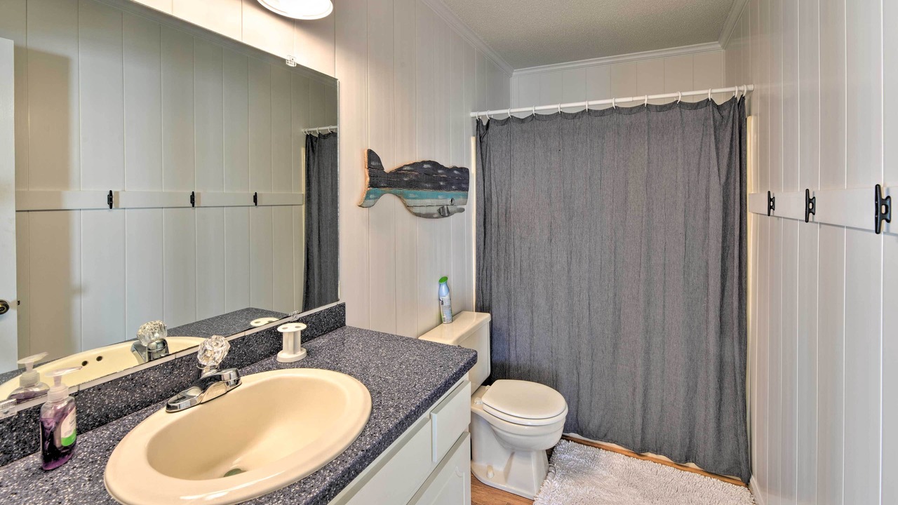 Photo of Bathroom in Harkers Island