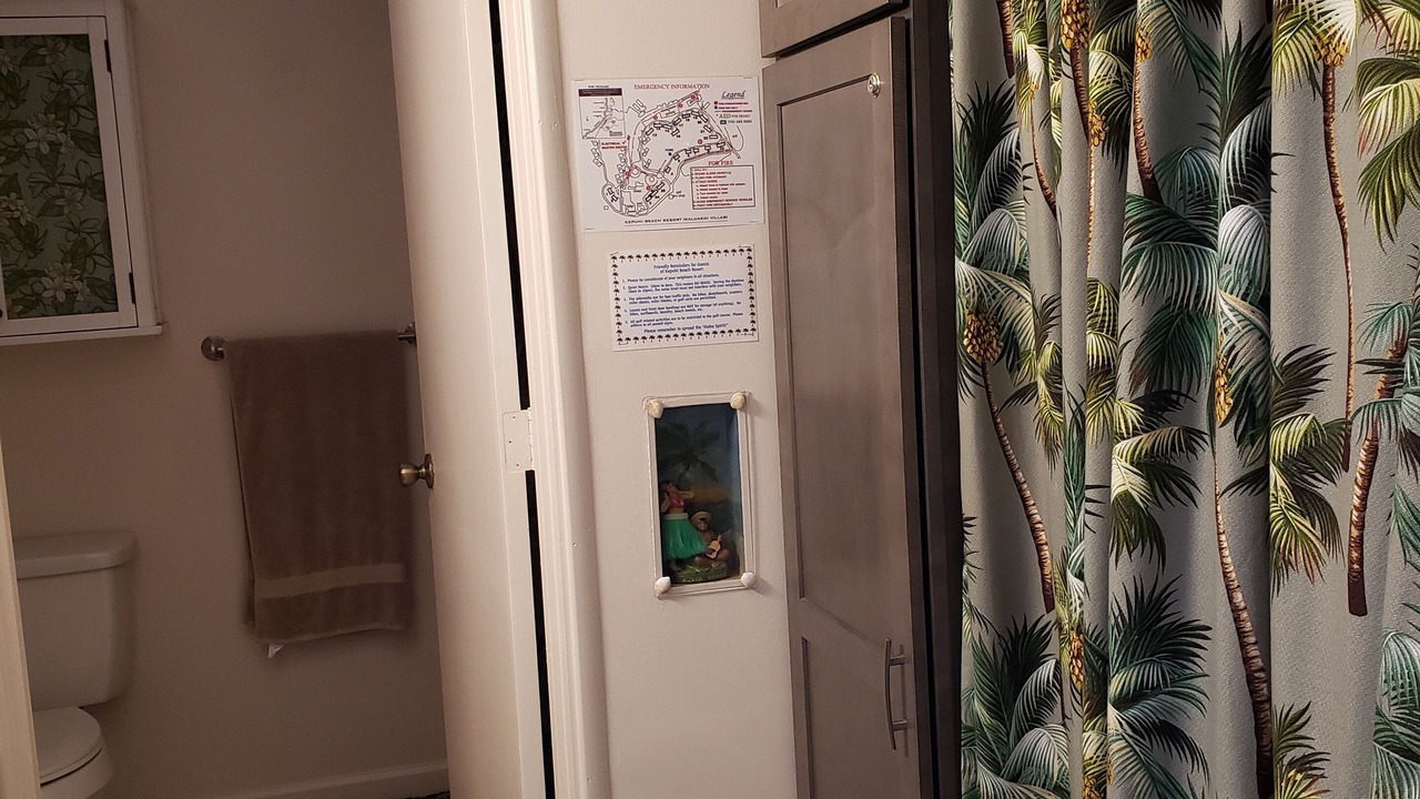 Photo of Bathroom in Maunaloa