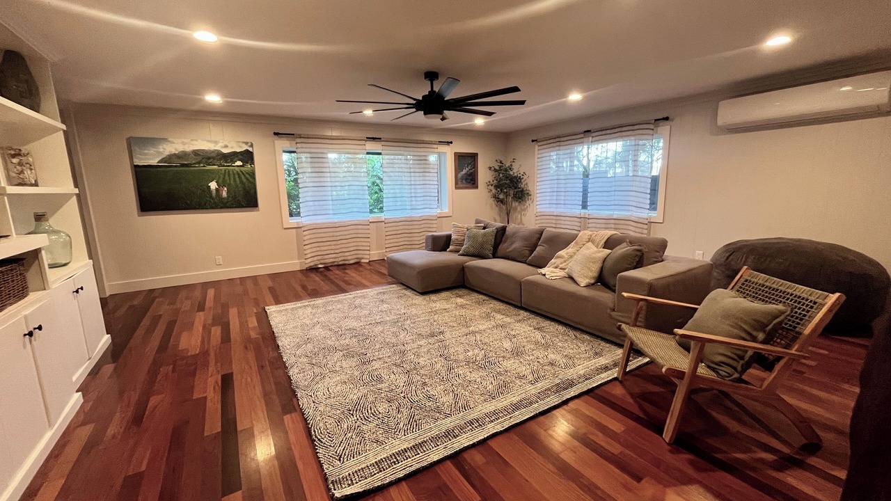 Photo of Livingroom in Laie