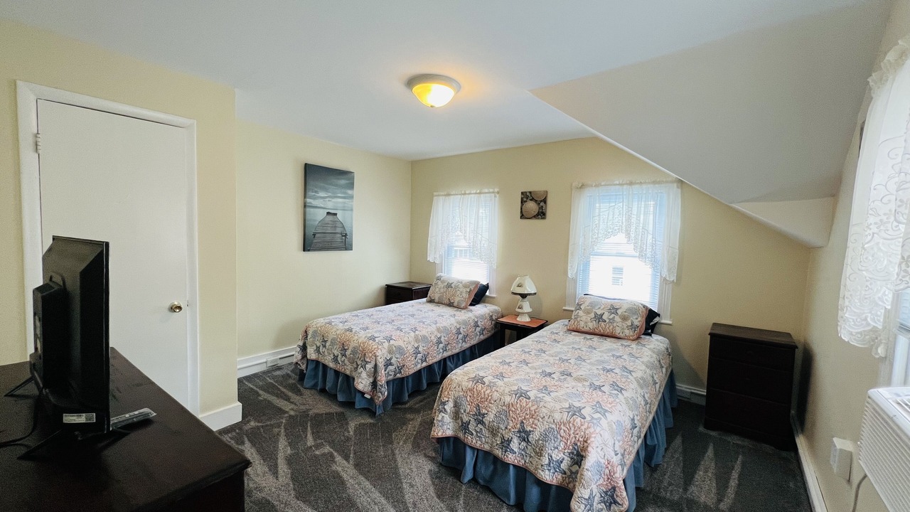 Photo of Bedroom in Colonial Beach