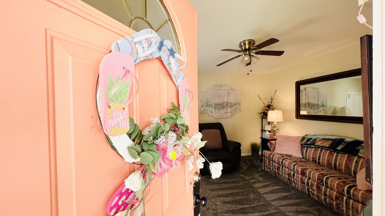 Photo of Livingroom in Colonial Beach