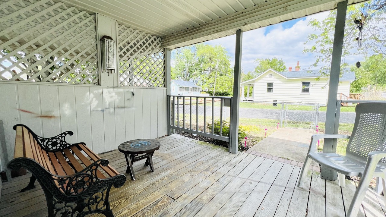 Photo of Patio Balcony in Colonial Beach