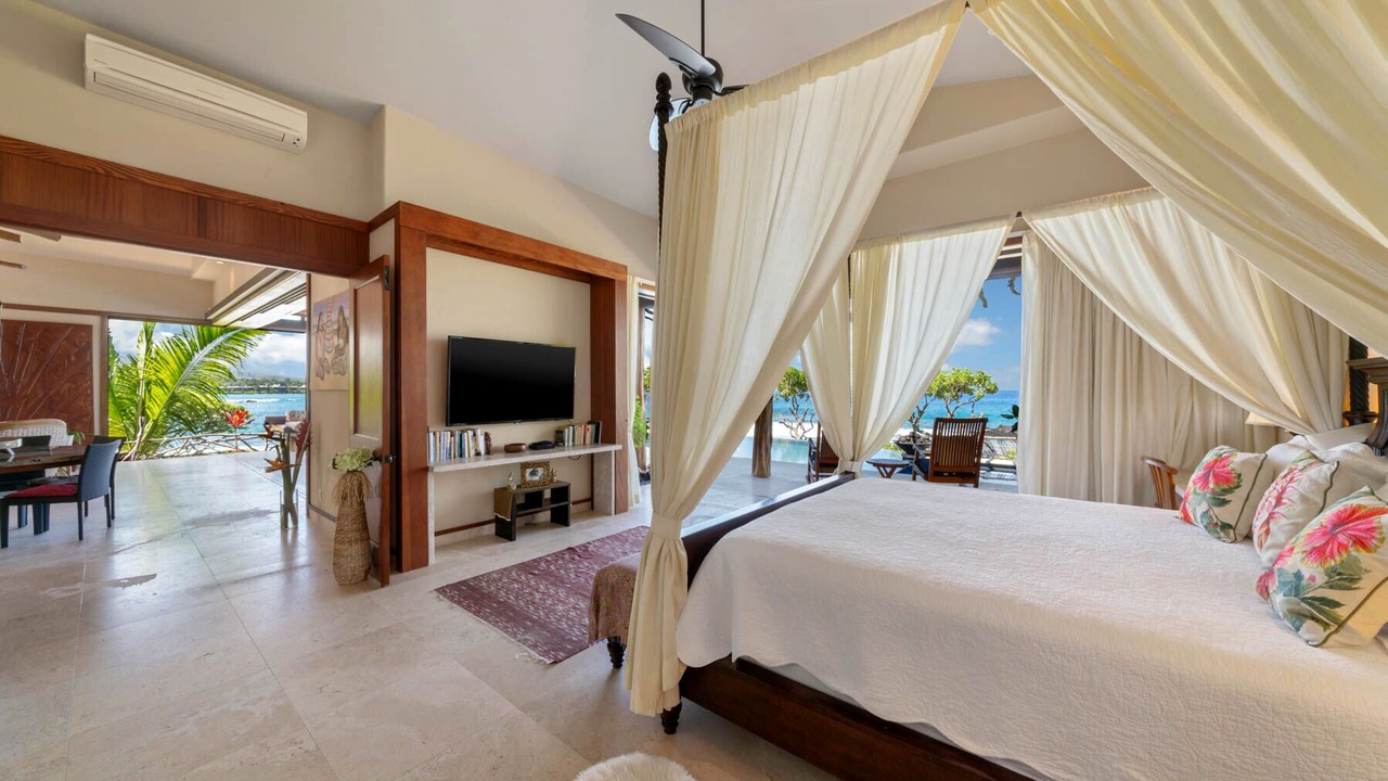 Photo of Bedroom in Kahaluu-Keauhou