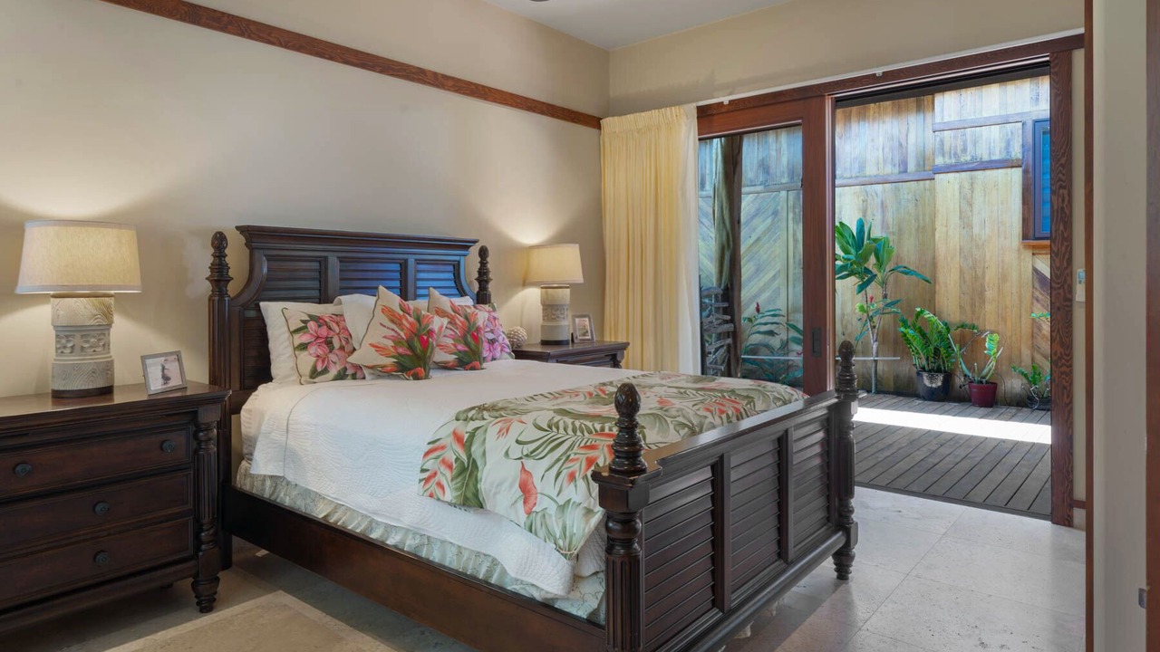 Photo of Bedroom in Kahaluu-Keauhou