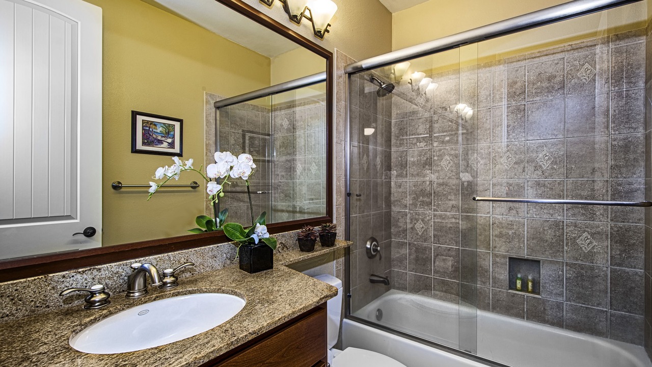 Photo of Bathroom in Waikoloa