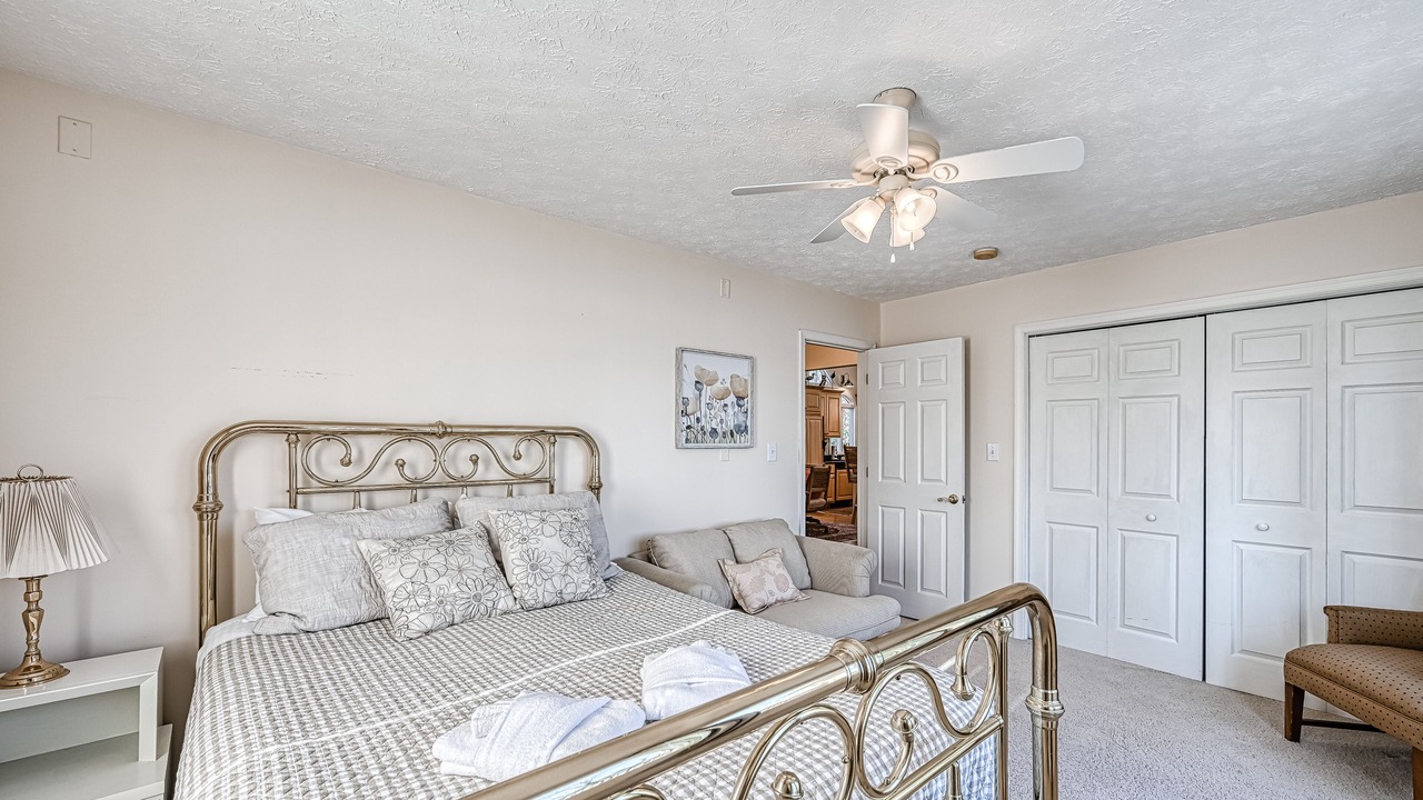 Photo of Bedroom in Panamint Shores