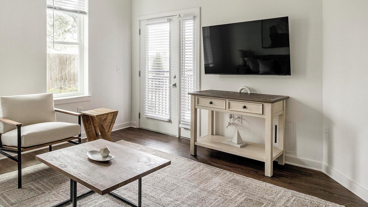 Photo of Livingroom in East Raleigh