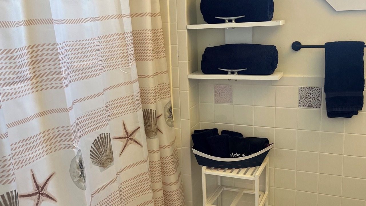 Photo of Bathroom in Deltaville