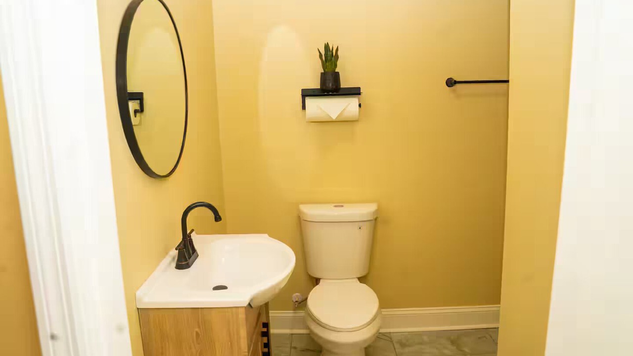 Photo of Bathroom in Thomas Square