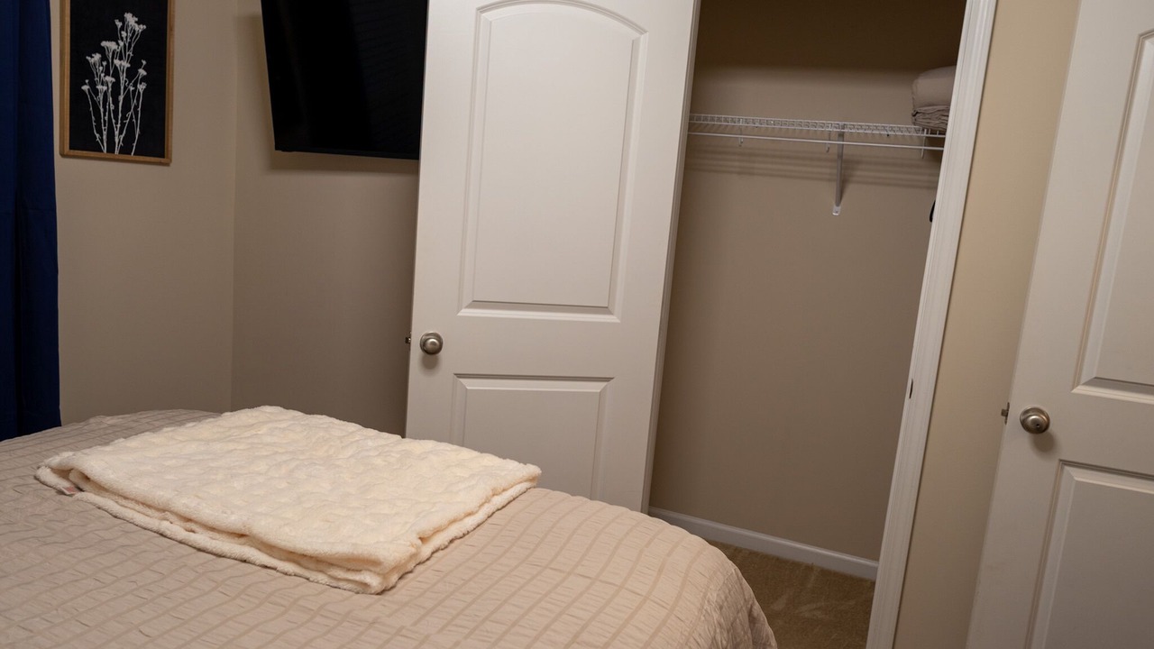 Photo of Bedroom in Seneca