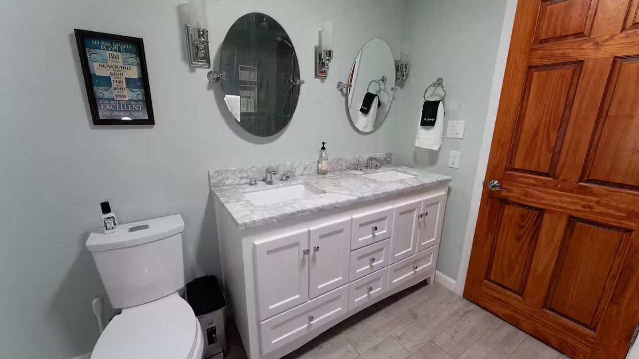 Photo of Bathroom in Austin Lake Estates