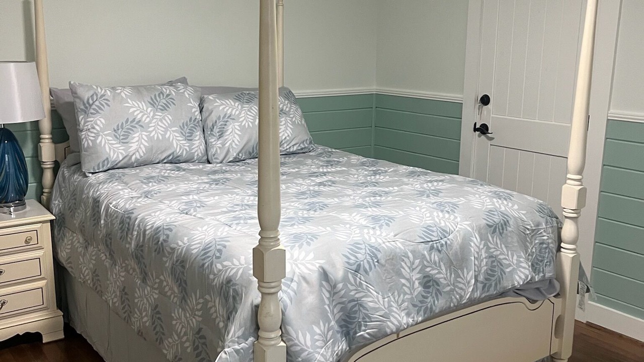 Photo of Bedroom in Boonville