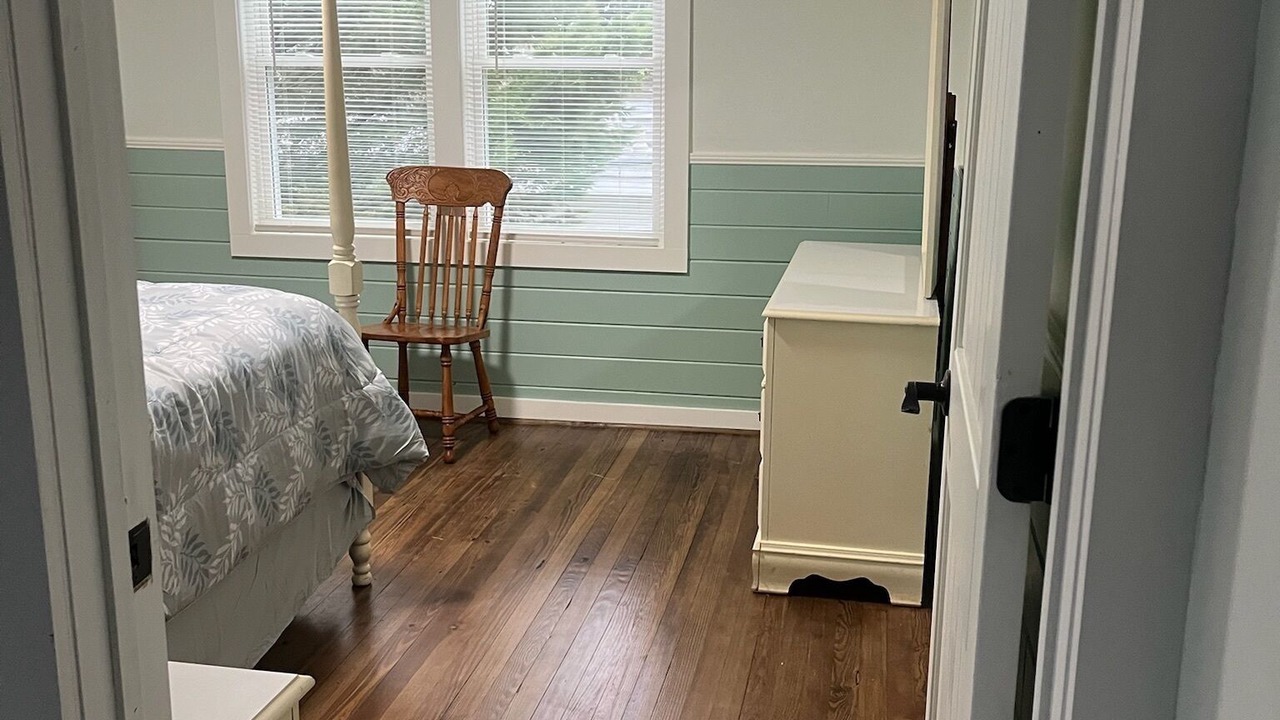 Photo of Bedroom in Boonville