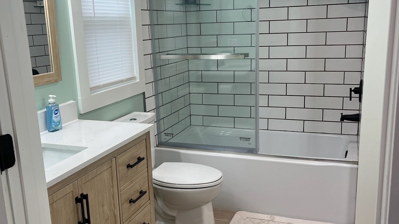 Photo of Bathroom in Boonville