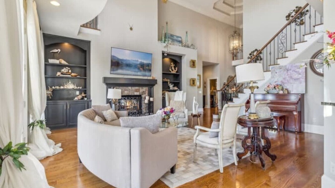 Photo of Livingroom in Flowery Branch
