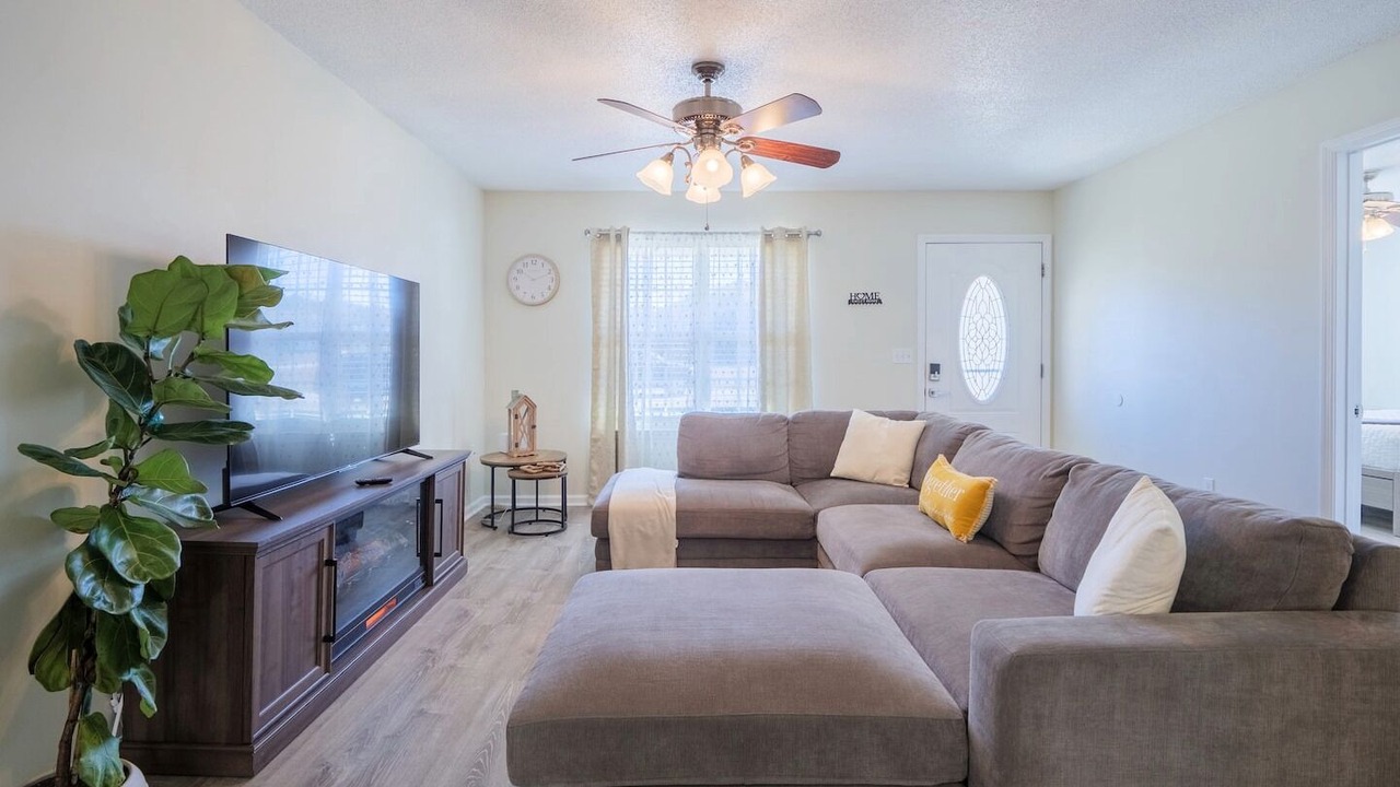Photo of Livingroom in Hahira