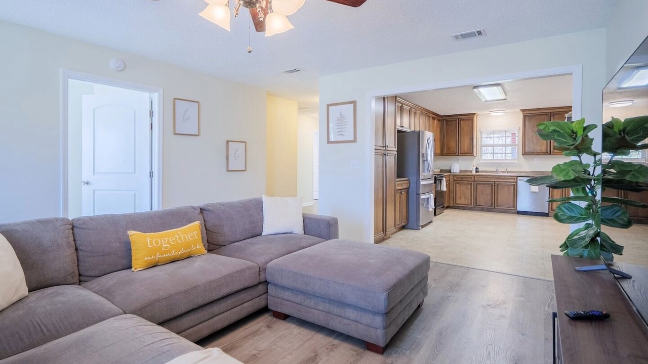 Photo of Livingroom in Hahira