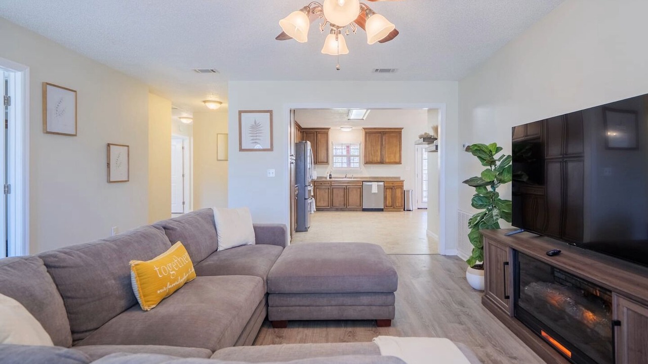 Photo of Livingroom in Hahira