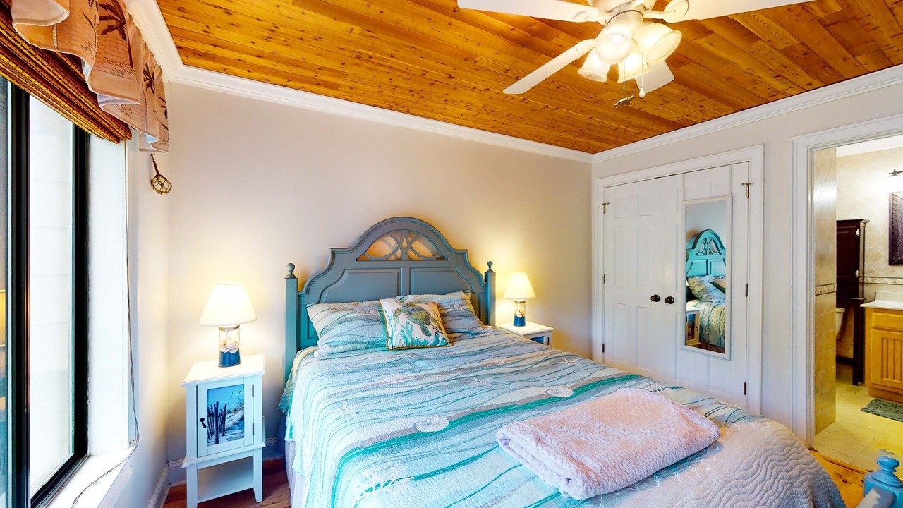 Photo of Bedroom in Palmetto Dunes