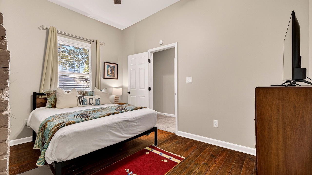 Photo of Bedroom in Metropolitan