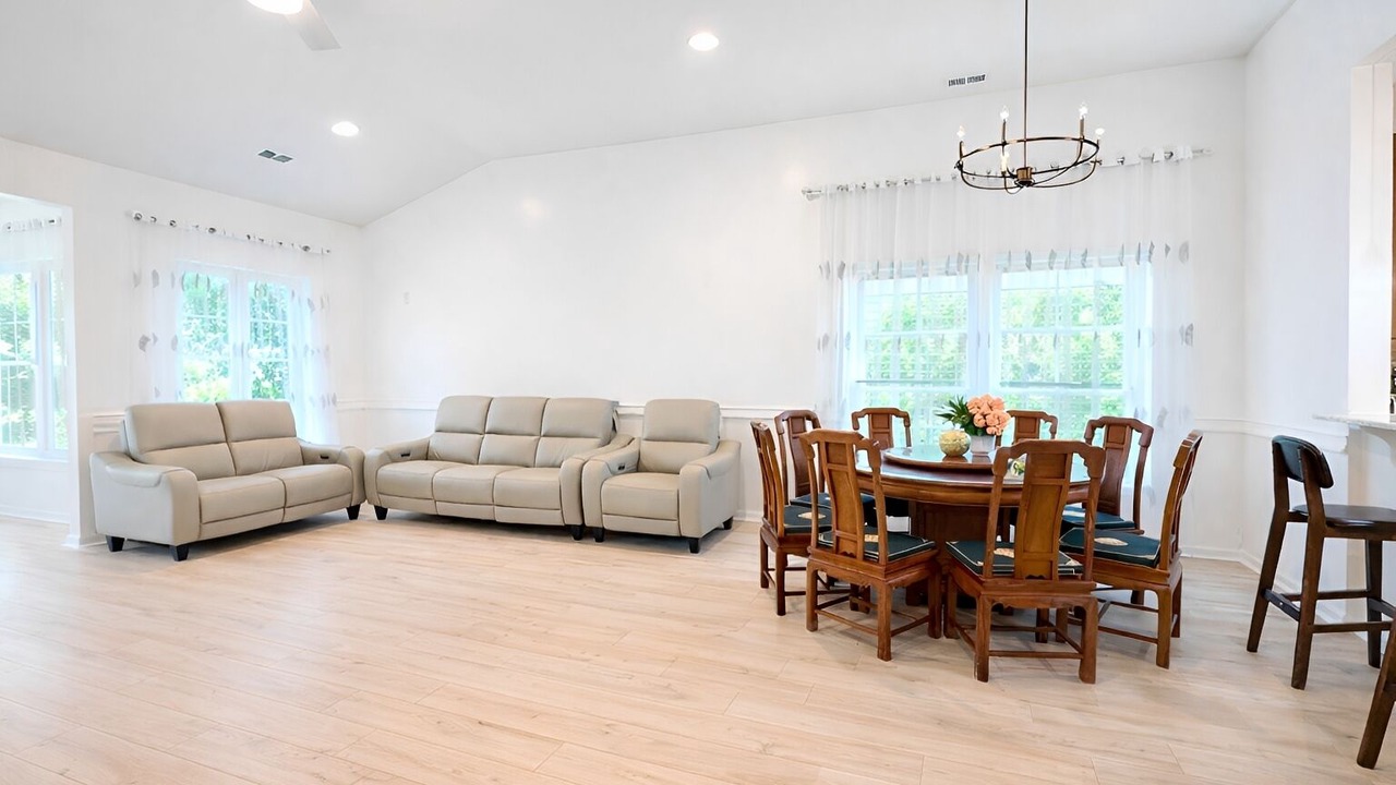 Photo of Livingroom in Mount Pleasant