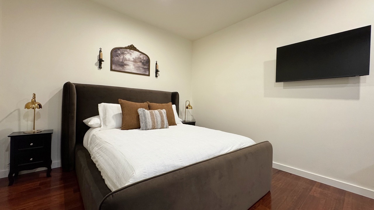 Photo of Bedroom in Hudson Bend