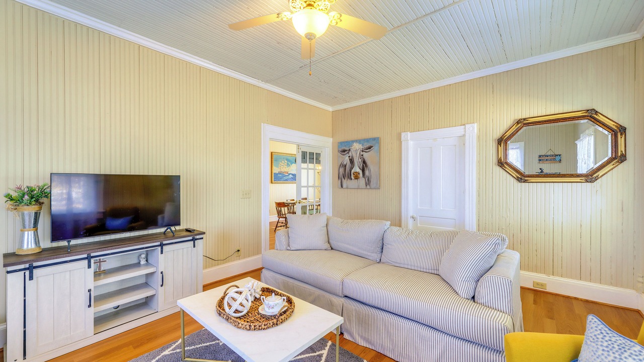 Photo of Bedroom in Davis