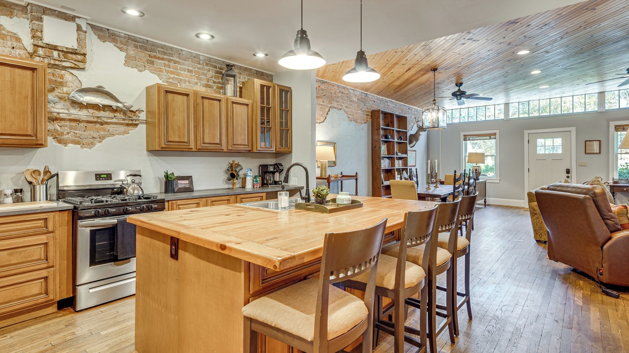 Photo of Kitchen in Saluda