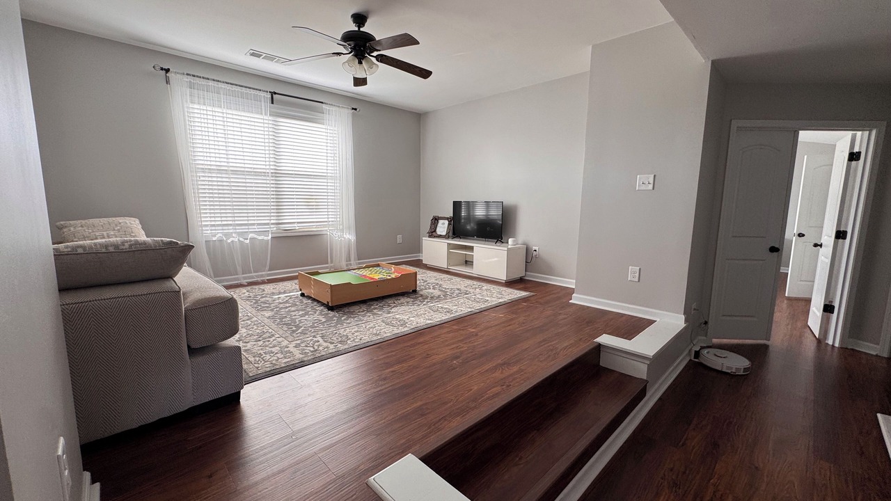 Photo of Livingroom in Auburn