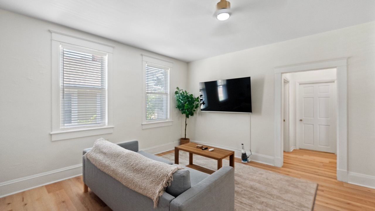 Photo of Livingroom in Hampton