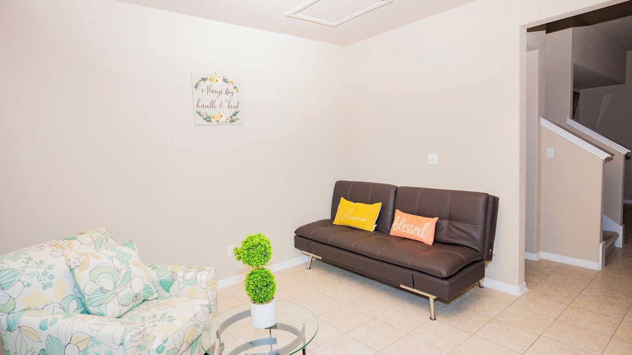 Photo of Livingroom in McNeil