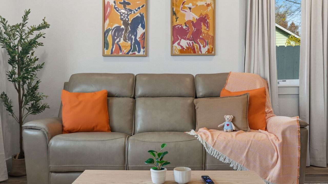 Photo of Livingroom in Montopolis