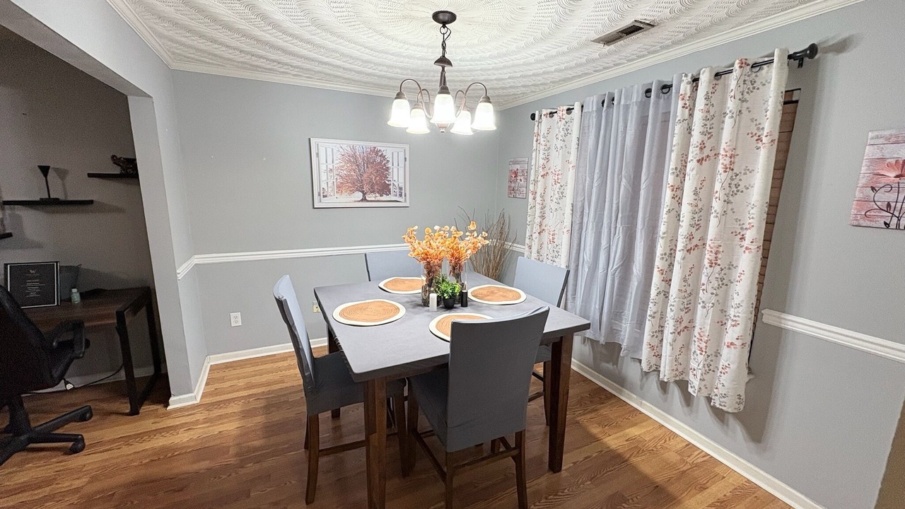 Photo of Livingroom in North Newport News
