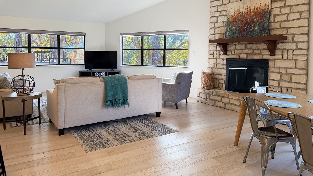 Photo of Livingroom in Horseshoe Bay