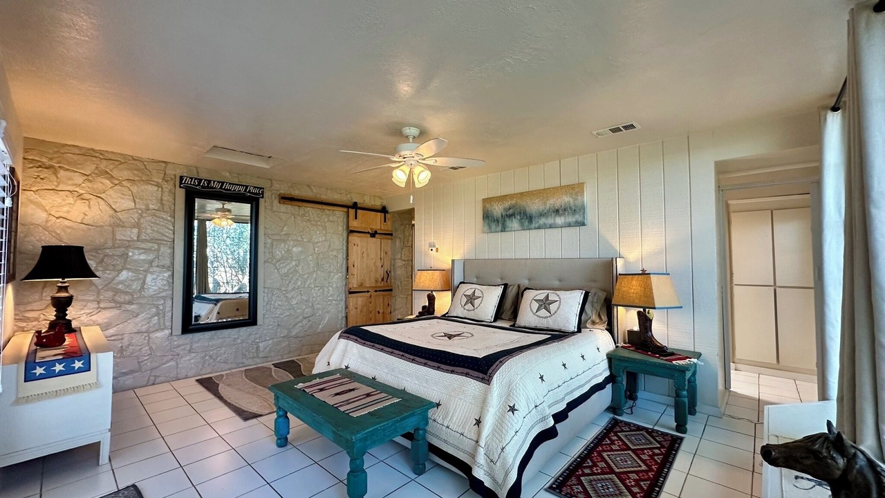 Photo of Bedroom in Bandera