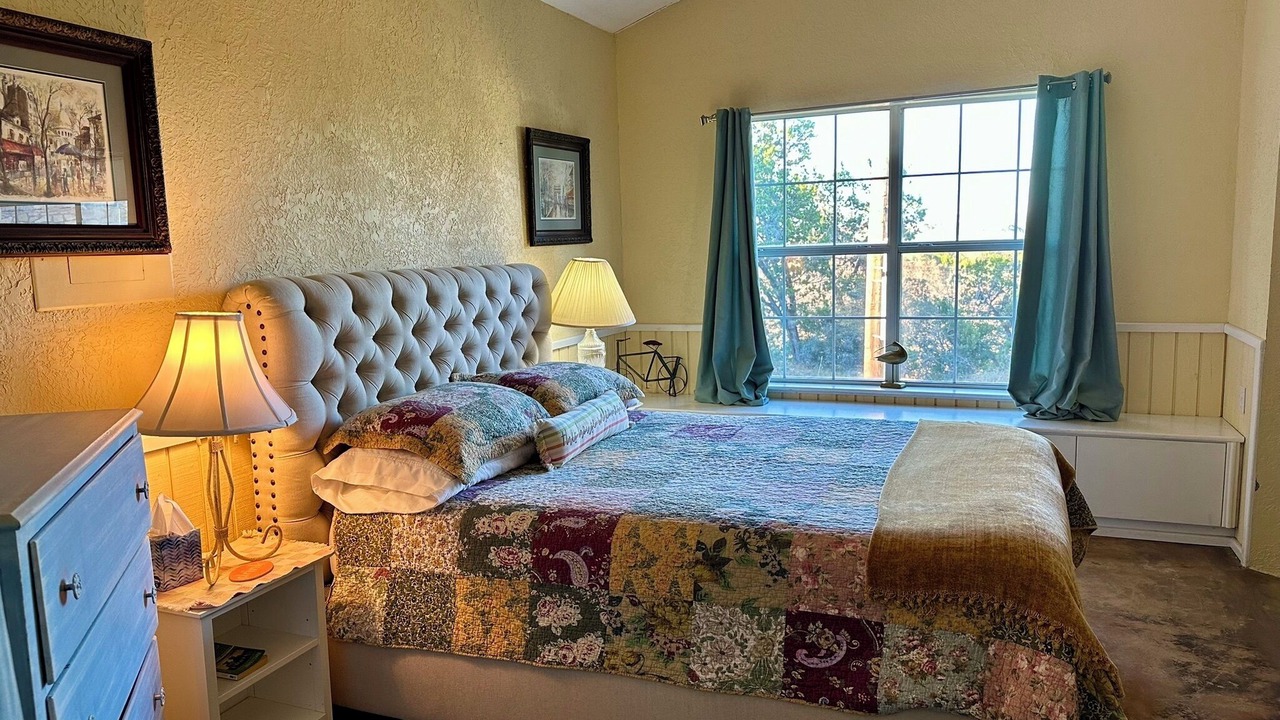 Photo of Bedroom in Bandera