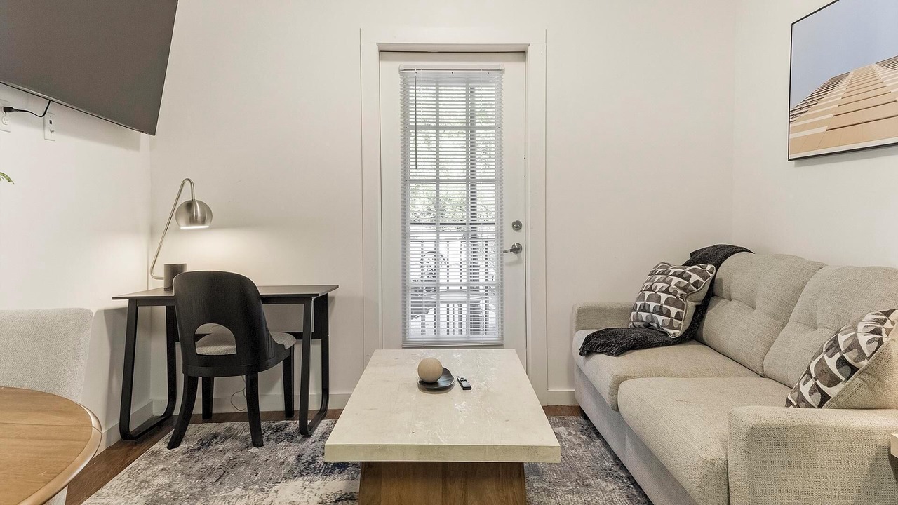 Photo of Livingroom in Church Hill